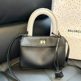 Picture of Balenciaga Handbags _SKUfw177415558fw